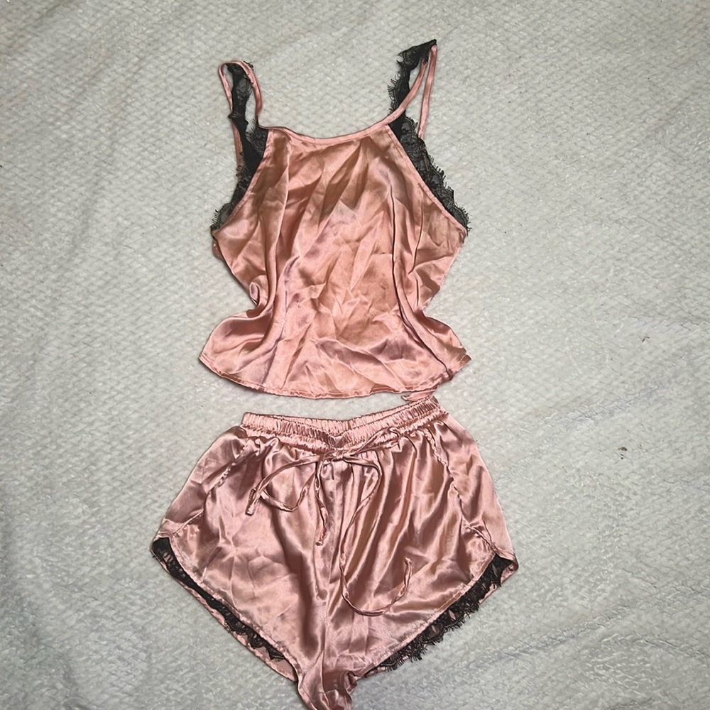 BOOHOO - size small - PJ SATIN SET